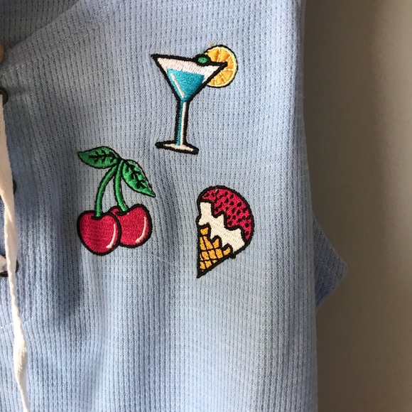 Embroidered badge tank  - Picture 3 of 8